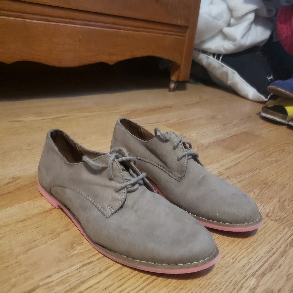 Grey tie up dress shoes